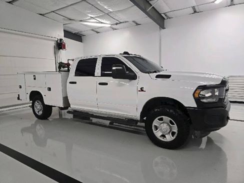 Used 2024 RAM 2500 Tradesman w/ Snow Chief Group AWD/4WD image 4