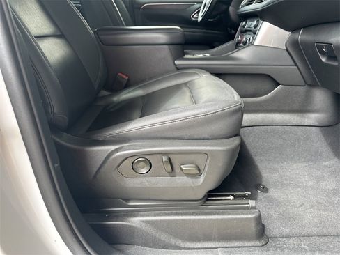 Used 2023 Chevrolet Suburban LT image 42