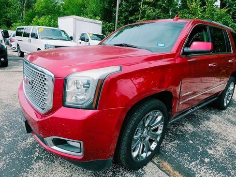 Used 2015 GMC Yukon Denali w/ Premium Package AWD/4WD image 2