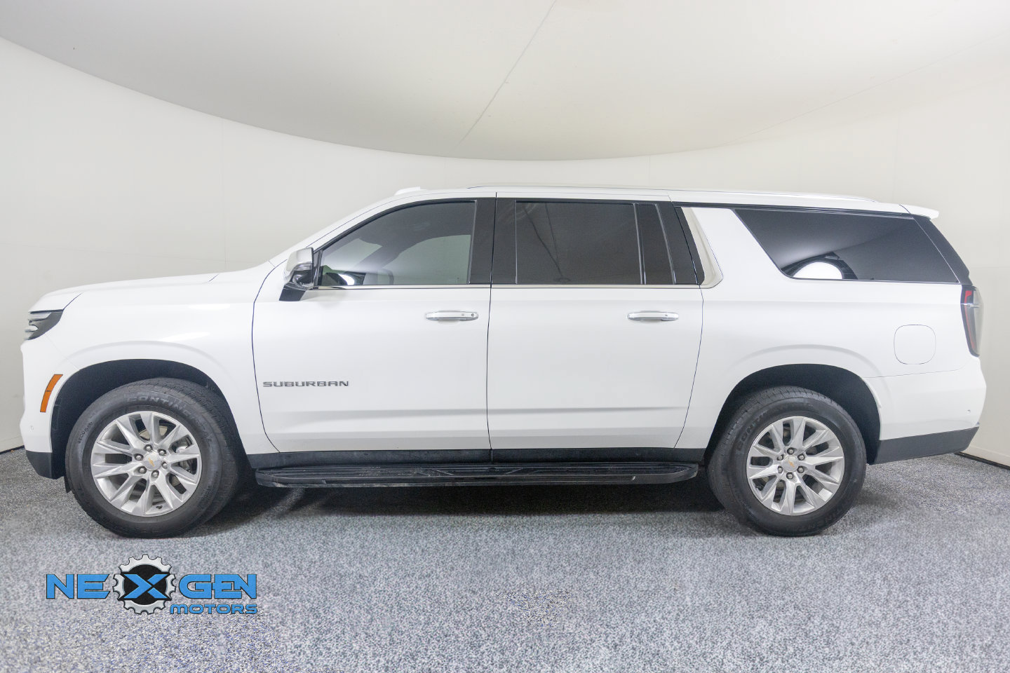 Used 2025 Chevrolet Suburban Premier AWD/4WD image 26