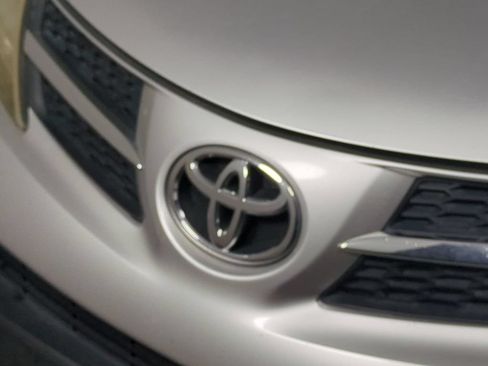 Used 2013 Toyota RAV4 XLE AWD/4WD image 13