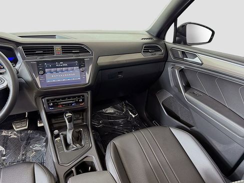 Used 2023 Volkswagen Tiguan SE R-Line FWD image 29
