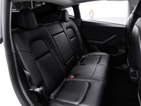 Used 2022 Tesla Model Y Long Range AWD/4WD image 33