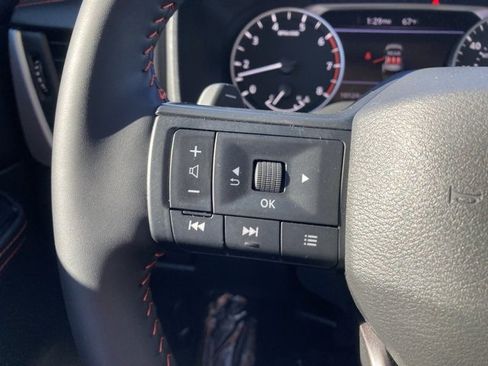 Used 2025 Nissan Rogue SV image 19