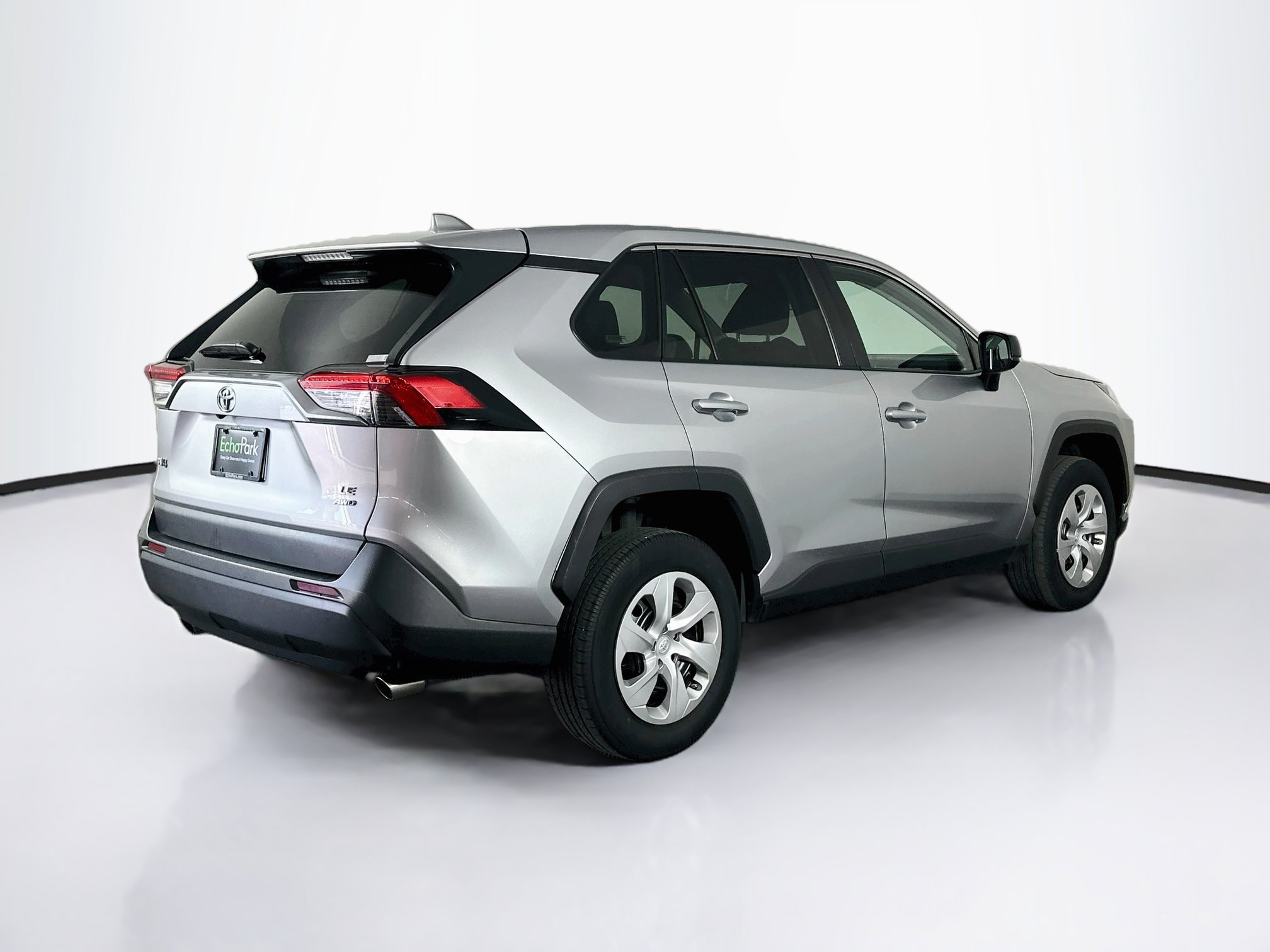 Used 2025 Toyota RAV4 LE AWD/4WD image 9