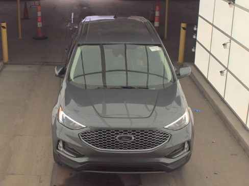 Used 2024 Ford Edge SEL w/ Convenience Package image 3
