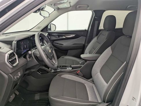 Used 2024 Chevrolet TrailBlazer LT w/ Driver Confidence Package FWD image 17