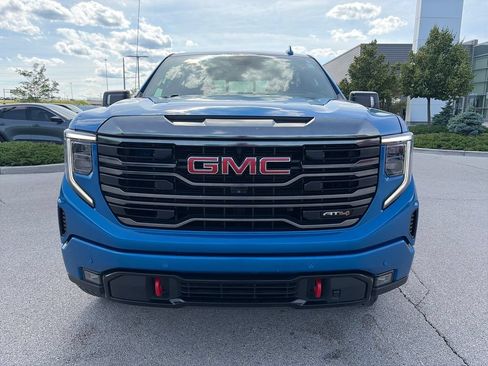 Used 2023 GMC Sierra 1500 AT4 w/ AT4 Premium Package AWD/4WD image 2