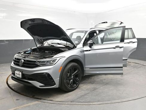 Used 2023 Volkswagen Tiguan SE R-Line image 52
