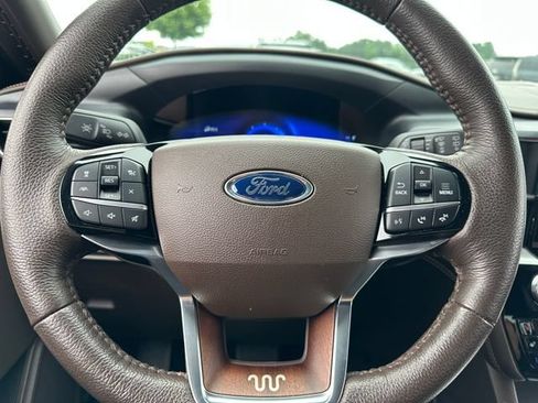 Used 2023 Ford Explorer King Ranch w/ Technology Package AWD/4WD image 22
