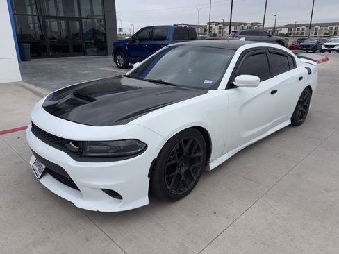Used 2019 Dodge Charger R/T RWD image 2