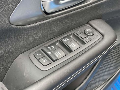 New 2026 Chrysler Pacifica Select FWD image 29