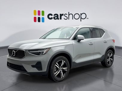 Used 2025 Volvo XC40 B5 Core