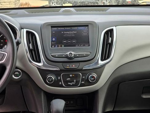 Used 2023 Chevrolet Equinox LT image 23