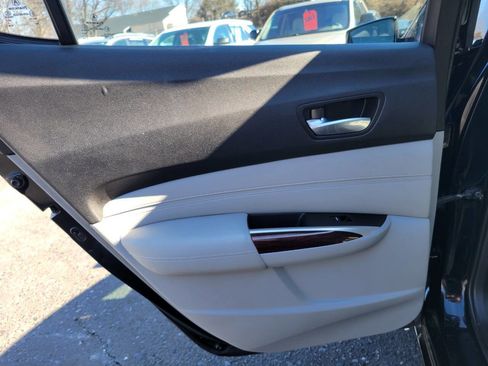 Used 2016 Acura TLX FWD image 25