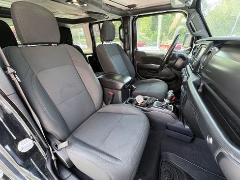 Used 2019 Jeep Wrangler Unlimited Sport S AWD/4WD image 23