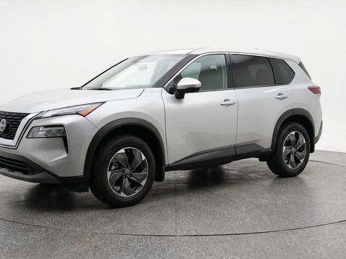Used 2025 Nissan Rogue SV AWD/4WD image 3