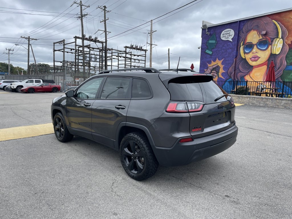 Certified 2023 Jeep Cherokee Altitude Lux w/ Lux Elite Package AWD/4WD image 3