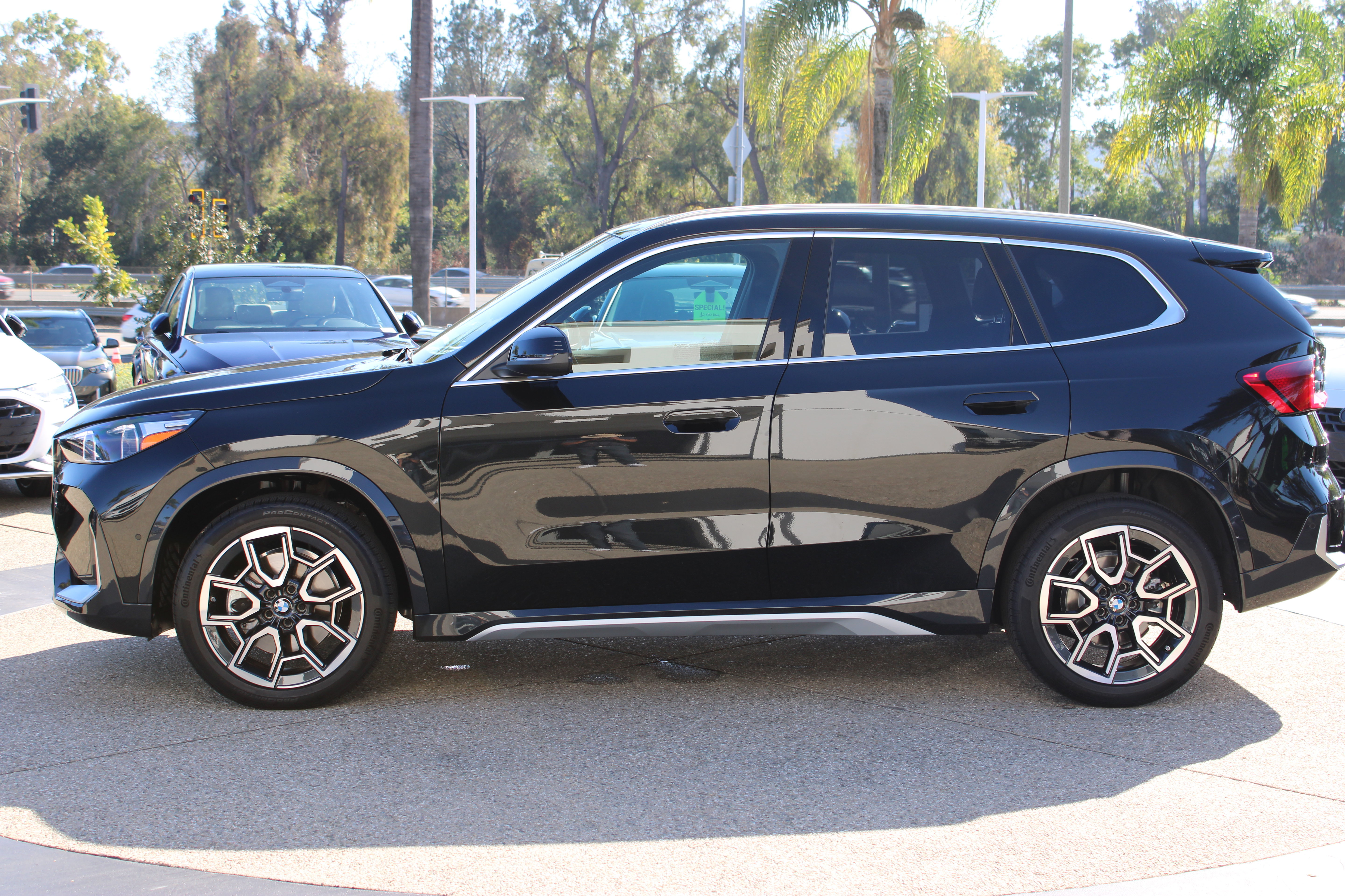 Used 2026 BMW X1 xDrive28i w/ Convenience Package AWD/4WD image 2
