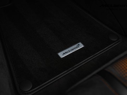 Used 2026 McLaren 750S Spider RWD image 27