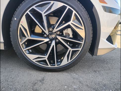 New 2025 Hyundai Ioniq 6 SEL image 9