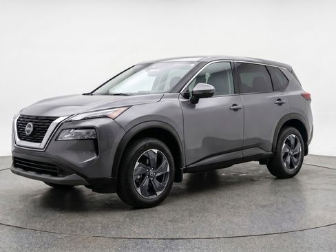 Used 2025 Nissan Rogue SV AWD/4WD image 3