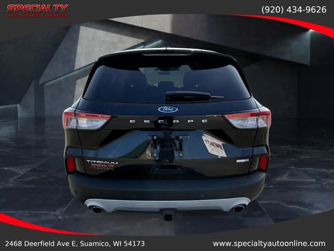 Used 2020 Ford Escape Titanium image 4