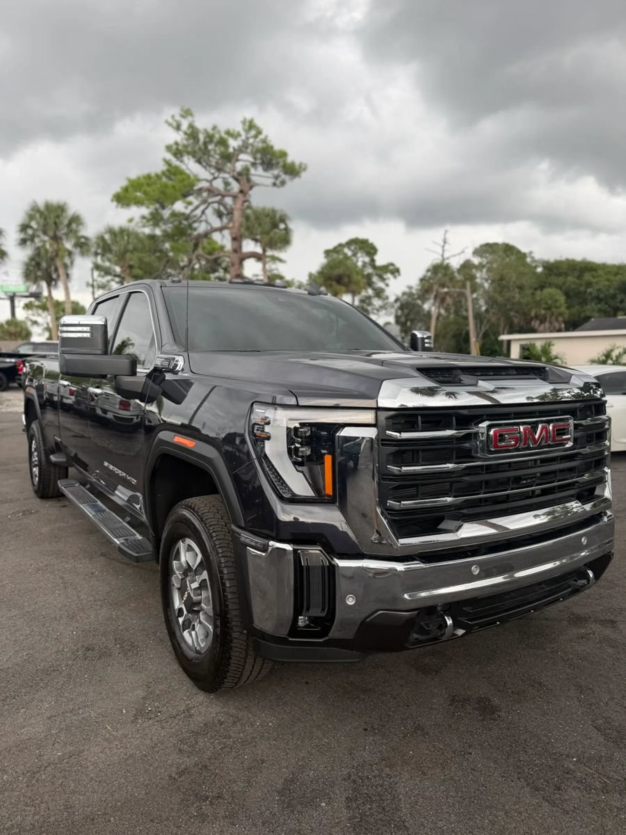 Used 2025 GMC Sierra 2500 SLT w/ SLT Convenience Package AWD/4WD image 4