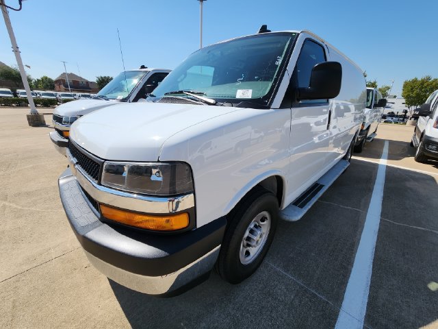 Used 2025 Chevrolet Express 2500 w/ Driver Convenience Package RWD image 3