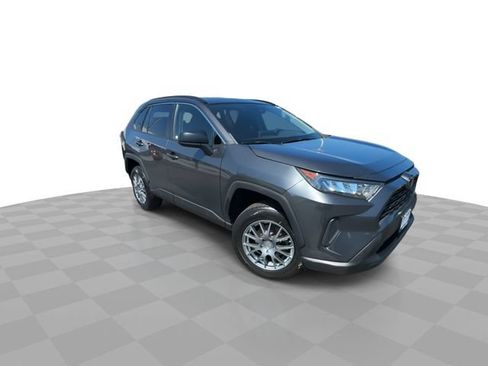 Used 2021 Toyota RAV4 LE AWD/4WD image 2