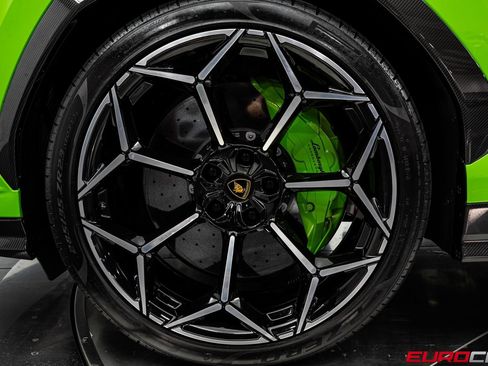 Used 2023 Lamborghini Urus Performante AWD/4WD image 29