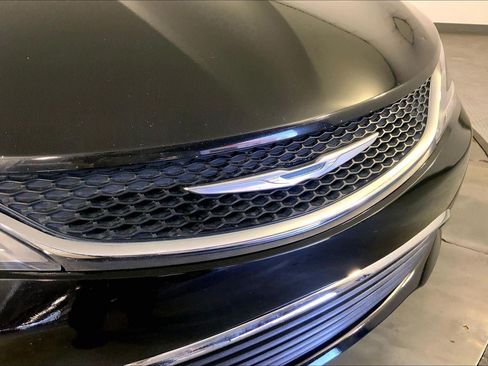 Used 2017 Chrysler 200 Limited Platinum w/ Mopar Interior Package FWD image 28
