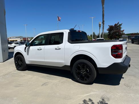New 2025 Ford Maverick Lariat w/ Black Appearance Package AWD/4WD image 6