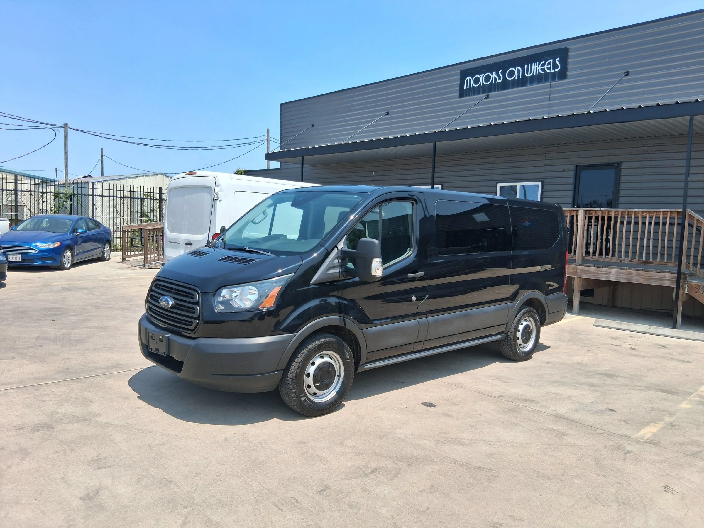 Used 2019 Ford Transit 150 XL RWD image 1