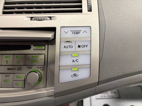 Used 2005 Toyota Avalon XLS FWD image 18