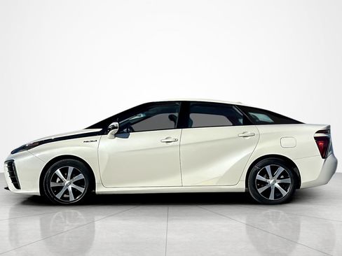 Used 2019 Toyota Mirai image 2