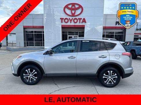 Used 2017 Toyota RAV4 LE FWD image 8