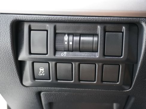 Used 2018 Subaru Outback 2.5i Premium image 24