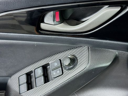 Used 2016 MAZDA MAZDA3 i Grand Touring image 23