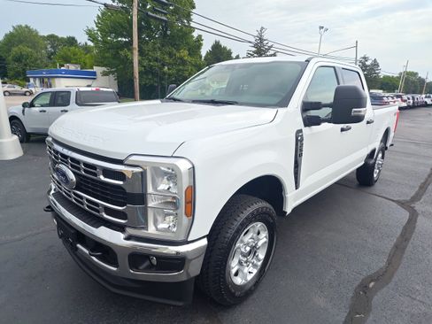 Used 2026 Ford F250 XLT AWD/4WD image 2