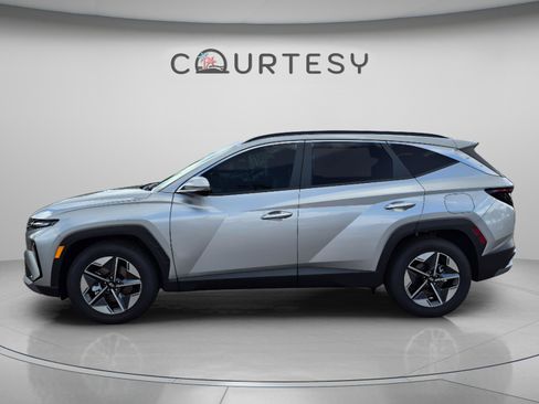 New 2026 Hyundai Tucson SEL FWD image 2