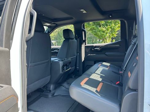 Used 2025 GMC Sierra 1500 AT4 w/ AT4 Premium Package AWD/4WD image 50