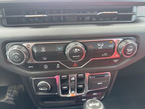 Used 2025 Jeep Wrangler Unlimited Sport AWD/4WD image 33
