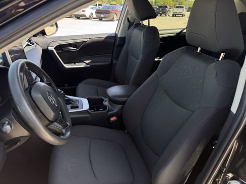 Used 2024 Toyota RAV4 XLE image 24