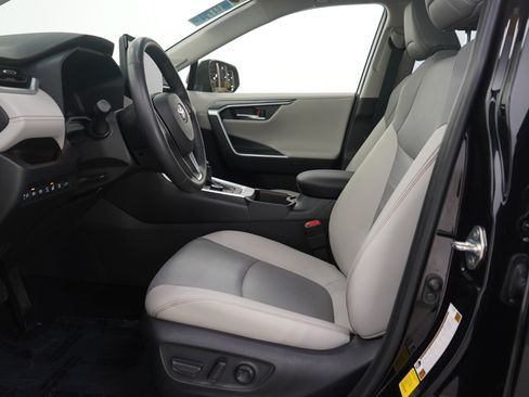 Used 2024 Toyota RAV4 Limited image 24