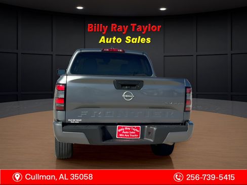 Used 2024 Nissan Frontier SV image 27