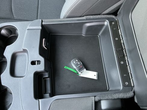 Used 2024 RAM 2500 Tradesman w/ Chrome Appearance Group image 27