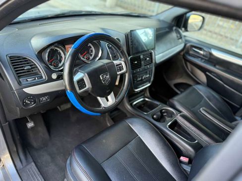Used 2016 Dodge Grand Caravan R/T image 17