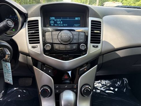 Used 2011 Chevrolet Cruze LS FWD image 22