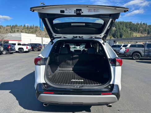 Used 2024 Toyota RAV4 XSE w/ Advanced Technology Package image 10